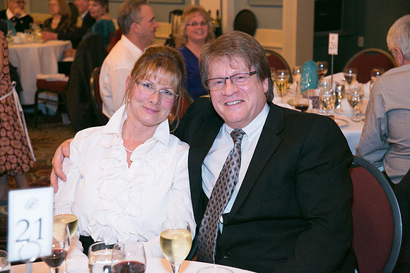 1 GUESTS - SOUTH VAN ISLAND DINNER - PSF-38