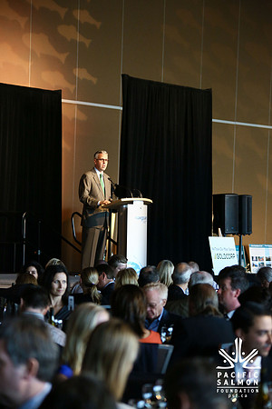 AUCTION-LIVE-4 MIKE MENEER-PSF-Photos by Ron Sombilon-8 - LOGO