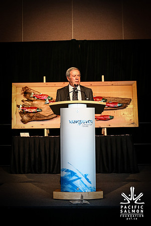 AUCTION-LIVE-6 TONY PARSONS-PSF-Photos by Ron Sombilon-2 - LOGO