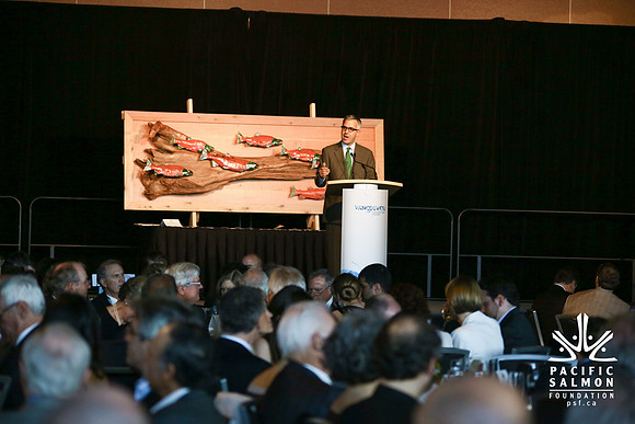 AUCTION-LIVE-4 MIKE MENEER-PSF-Photos by Ron Sombilon-6 - LOGO